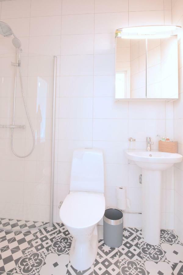 Lysekil City Rooms & Suites Экстерьер фото
