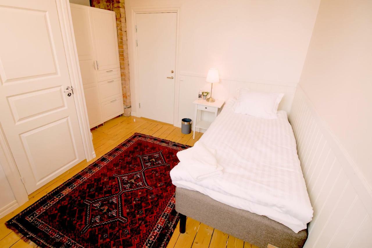 Lysekil City Rooms & Suites Экстерьер фото